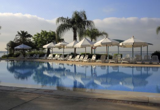 머큐어 호텔의 어린이 수영 시설