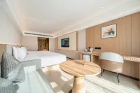 Starway Hotel (Qingyang Government Service Center)