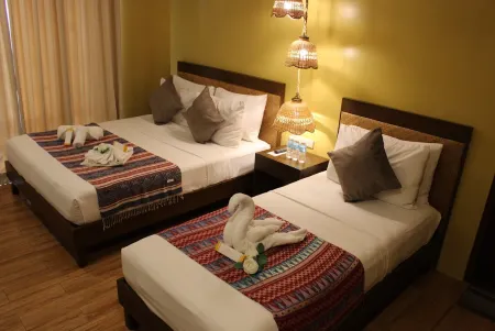 Alunsina Hotel and Spa Отели в г. Роксас Сити