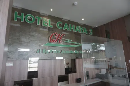 Hotel Cahaya 3 Отели в г. Sedati