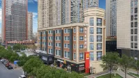 Kyriad Marvelous Hotel Wuhan Wangjiawan Sixin Avenue Metro Station Отели рядом с достопримечательностью «Человеческий Информация»