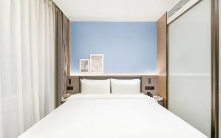 Liyi Hotel (Xi 'an Datang Sleepless City Big Wild Goose Pagoda Subway Station Branch) Отели рядом с достопримечательностью «Big Wild Goose Pagoda»