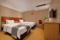 Yijia International Hotel (Guanggu Pedestrian Street Guanshan Avenue Subway Station)