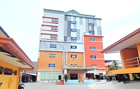 Ferrymar Hotel Iloilo Отели рядом с достопримечательностью «Diversion 21 KTV and Resto»