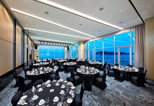 르네블루 객실 내부 전망