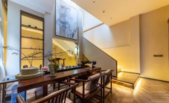 Taohua Island Jianghu Hot Spring Homestay Hotel (Xinzhou Ancient City Branch)