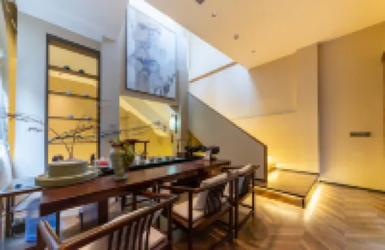 Taohua Island Jianghu Hot Spring Homestay Hotel (Xinzhou Ancient City Branch)