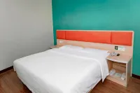 Yixuan Hotel (Yulin North Bus Station International Trade Neighborhood Hub Store)