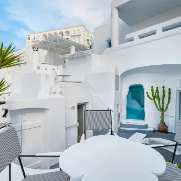Trieris Villa & Suites