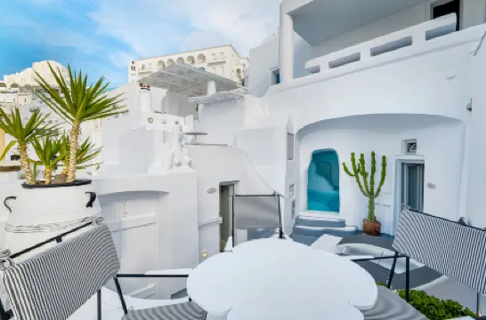 Trieris Villa & Suites