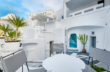 Trieris Villa & Suites Отели в г. Тира