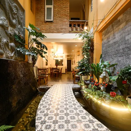 HALO BOUTIQUE BEN THANH HOTEL Отели рядом с достопримечательностью «Парк 30/4»