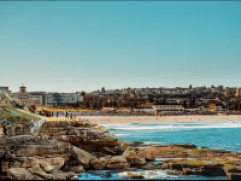 Ocean view luxury 3 bedroom home with balcony Hotels in North Bondi
