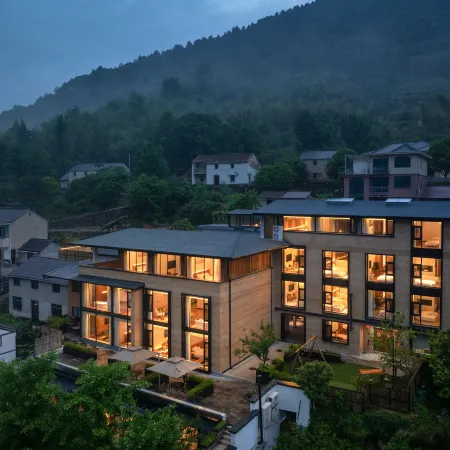 Tonglu·Confucian Academy, Xiaomanli·Mountain Forest Oxygen Bar, Vacation (Old Bell Line Store) Отели рядом с достопримечательностью «Liuyin Former Residence»
