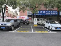 漢庭飯店（隨州舜井大道時代廣場店） - 停車場