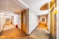 IU Hotel (Lanzhou Center Xiaoxihu Subway Station)