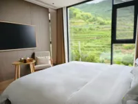 Yeyou Homestay (Huxiao Gorge Rafting)