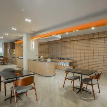 Maybis Hotel Отели рядом с достопримечательностью «Ват Асокарам»