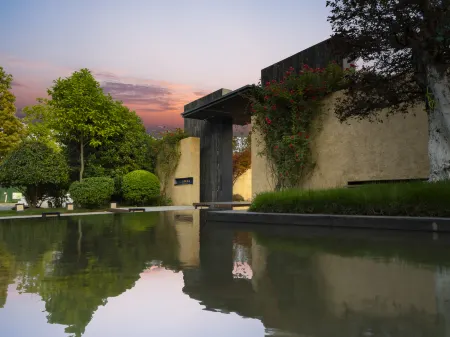 HuPan BieYuan Hotel Отели рядом с достопримечательностью «Sichuan University of Culture and Arts (Mianyang Campus)»