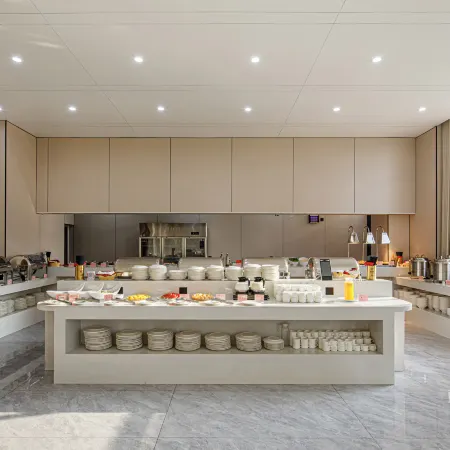 Lingbi Huangpu Hongtai Grand Hotel (LADI SHOPPING PLAZA)