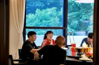 Floral Hotel · Wuyi Green Maple Valley Hotel - balcony