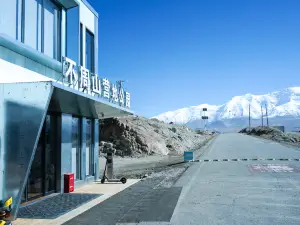 喀拉庫勒湖不周山營地