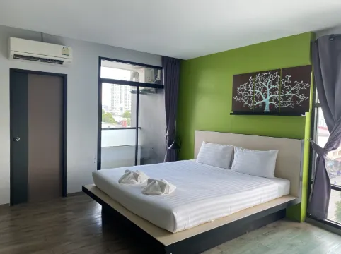 ห้องซูพีเรียร์ เตียงใหญ่ 1 เตียง