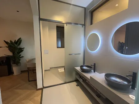 Hidden Nest Private Courtyard Отели рядом с достопримечательностью «Gongchen Pavilion»