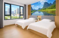 Milan • Serenity Haven Design Guesthouse (Nandan County Bus Terminal Jinfurong Plaza)