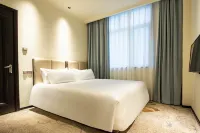 XIAMENAIR TIANJING HOTEL (Tianjin Binhai International Airport) - parking