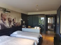 Magic Cube Gray Whale Intelligent Hotel