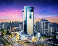 Nest·cloud high altitude Hotel (Shaoxing City Plaza Metro Station Lu Xun Hometown) Hotel in zona Cai Yuanpei Memorial Residence