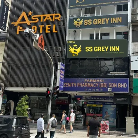 SS Grey Inn Bukit Bintang Отели рядом с достопримечательностью «Торговый центр Starhill Gallery»