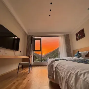 Yun Zhi Qi Homestay at Mount Siguniang (Shuangqiao Valley Scenic Area)
