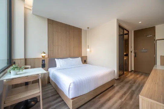 2 ห้องนอน พร้อมระเบียง วิวสระว่ายน้ำ