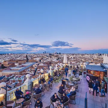 Riu Plaza España Отели рядом с достопримечательностью «Небоскреб "Испания"»