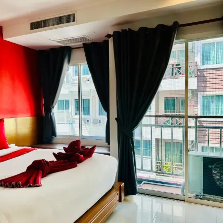PJ Patong Resortel Отели рядом с достопримечательностью «Стадион для бокса Бангла»