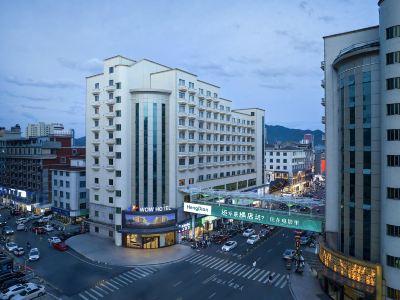 WOW HOTEL