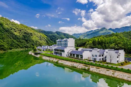 Shitai Qingsi Kangyuan Resort Hotel