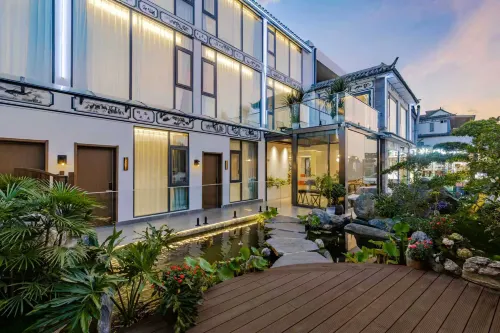 Banshan Cloud Brocade Hotel（Dali Ancient City South Gate Store）