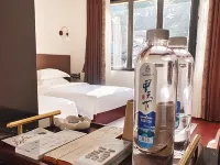 Argent Yueting Designer Hotel Hotels near Reed Flute Cave