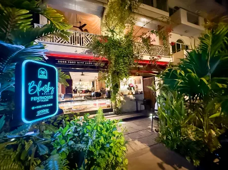 Blue Sky Beach Отели рядом с достопримечательностью «Пятничная мечеть»