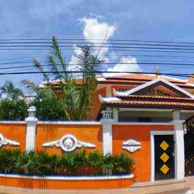 TUCHELAND 芭達雅步行街豪華泳池別墅 Hotel Exterior