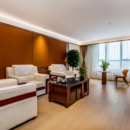 Chengde Courtyard Holiday Hotel