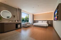 Mandy Hotel Hotels near The Koktokay No. three pit