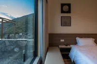 Endless Summer · Cloud Private Hot Spring Homestay