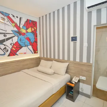 Front One Budget Hotel Tirtonadi Solo