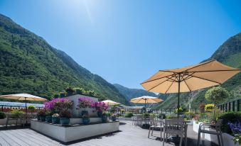 Lish Danton Garden Meisu (Jiuzhaigou Valley Scenic and Historic Interest Area Scenic Spot Store)