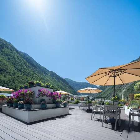 Lish Danton Garden Inn (Jiuzhaigou Valley Scenic Area)