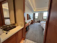 Yuanshangdu Hotel - parking
